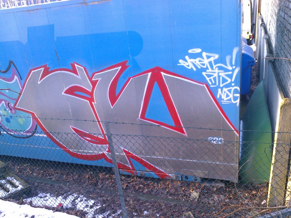 Graffiti Bombing - Photo by WurstUndKaese - Ek, Eker, Bielefeld (2014)