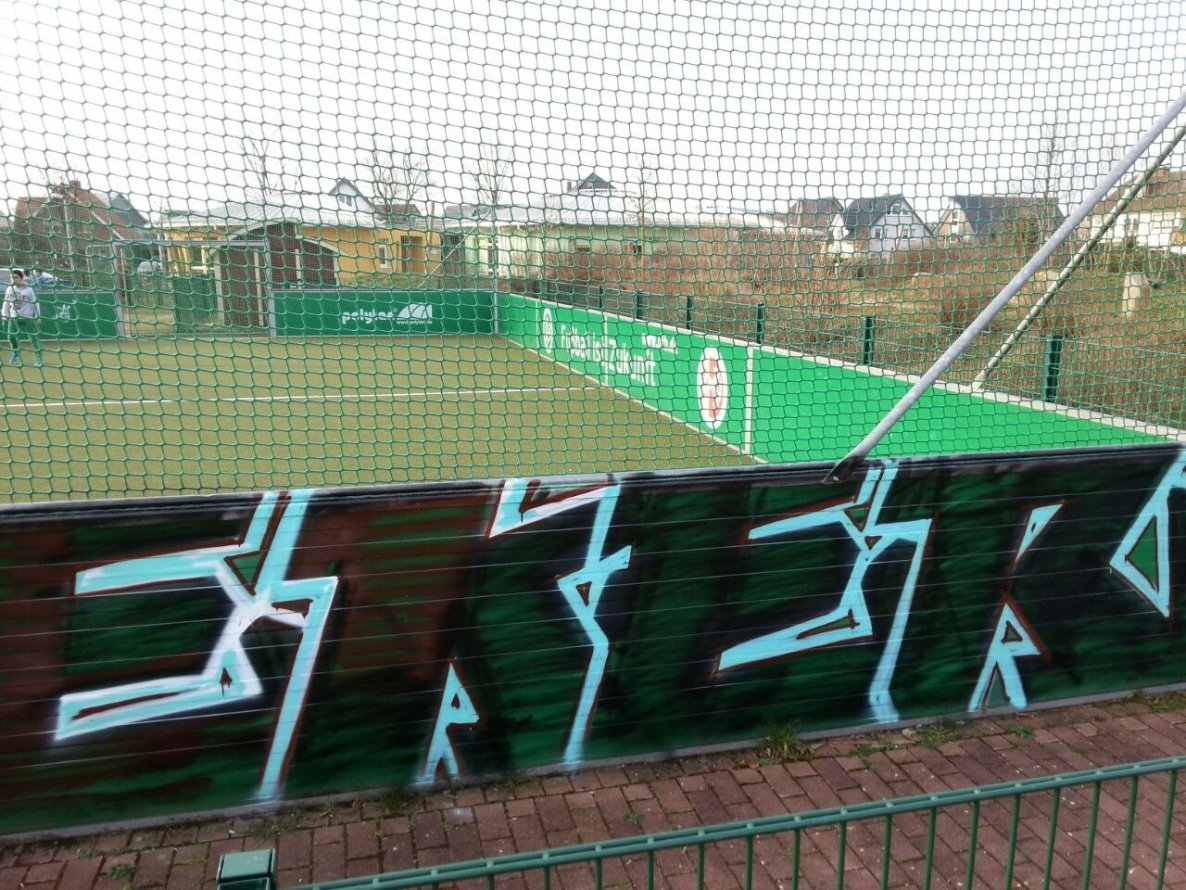 Graffiti Wall - Photo by WurstUndKaese - eker, gütersloh, trainline (2015)