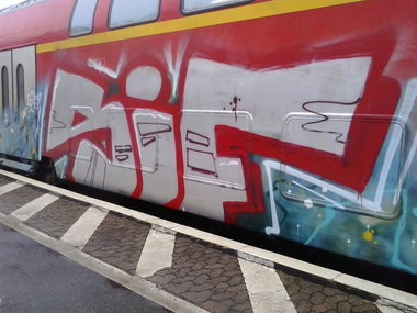 Graffiti Train - Photo by WurstUndKaese - RE6, Sif (2015)
