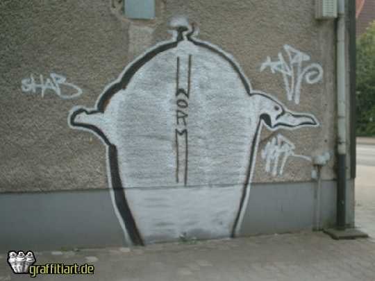 Graffiti Bombing - Photo by WurstUndKaese - AQR,  Worm, Shab