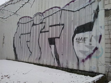 Graffiti Bombing - Photo by WurstUndKaese - Gift, Dmf, Gütersloh (2002)