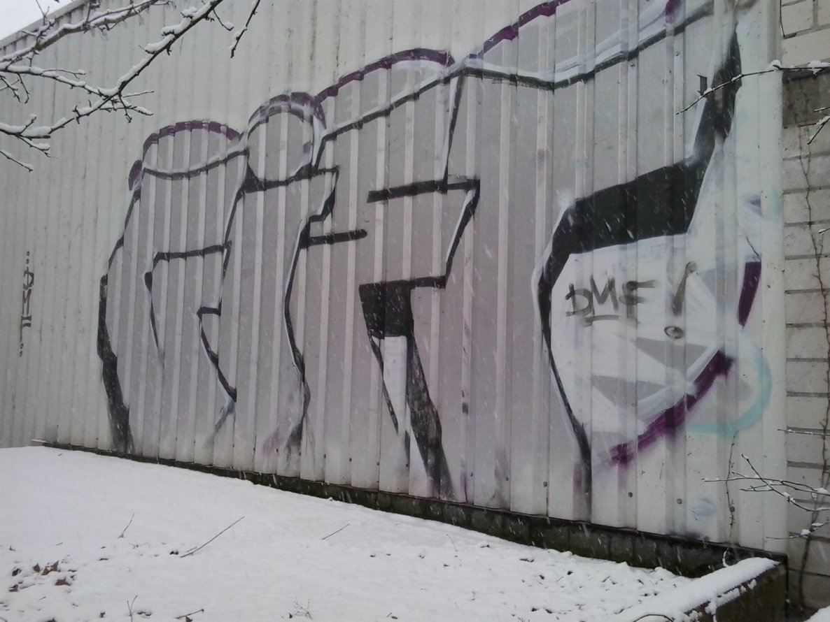 Graffiti Bombing - Photo by WurstUndKaese - Gift, Dmf, Gütersloh (2002)