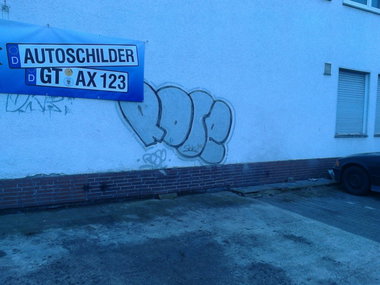 Graffiti Bombing - Photo by WurstUndKaese - rose (1999)