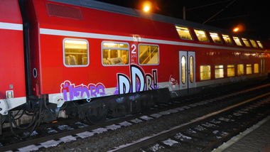 Graffiti Train - Photo by XYZ - DDR, ÜF, ORG (2014)