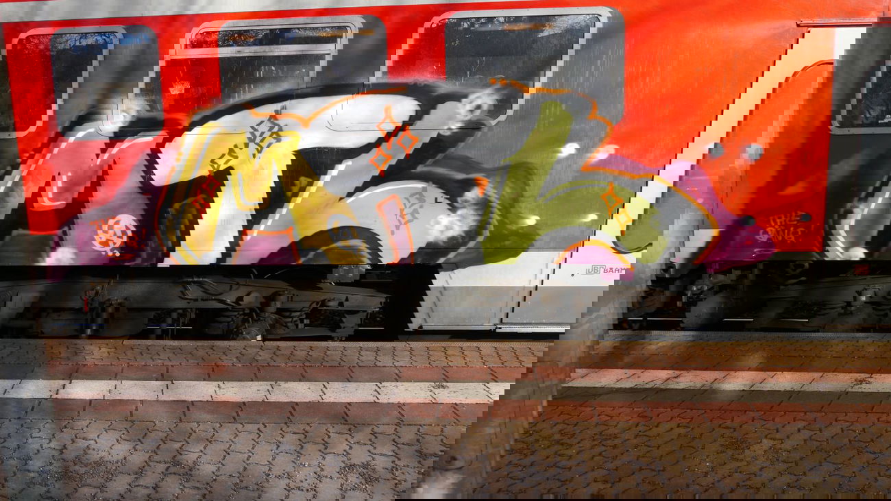 Graffiti Train - Photo by XYZ - MTL (2014)