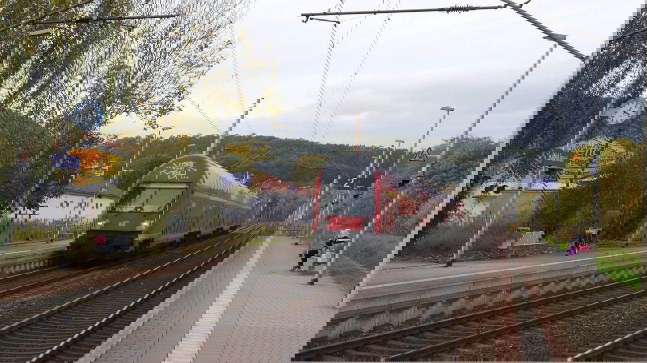 Graffiti Train - Photo by XYZ - VCR, MBH