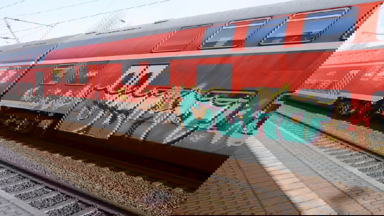 Graffiti Train - Photo by XYZ - ESKO, MTL, DISPO (2015)