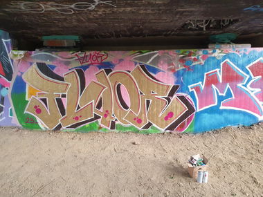 Graffiti Wall in Bochum - Photo by XtraSerious - Fluor, Bochum, Gold (2023)