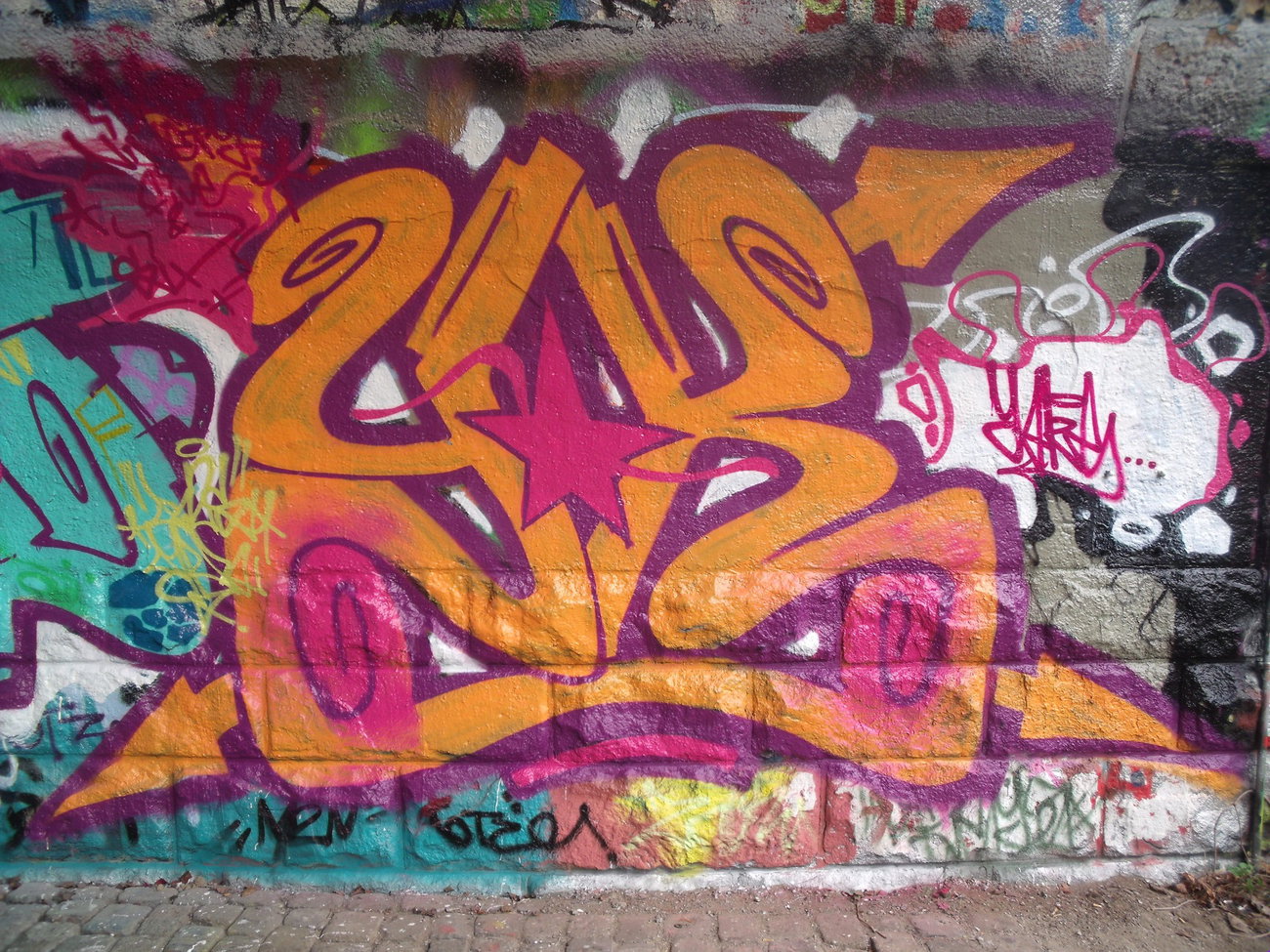 Graffiti Wall - Photo by YAKE96 - YAKE, 96, YAKE96 (2014)