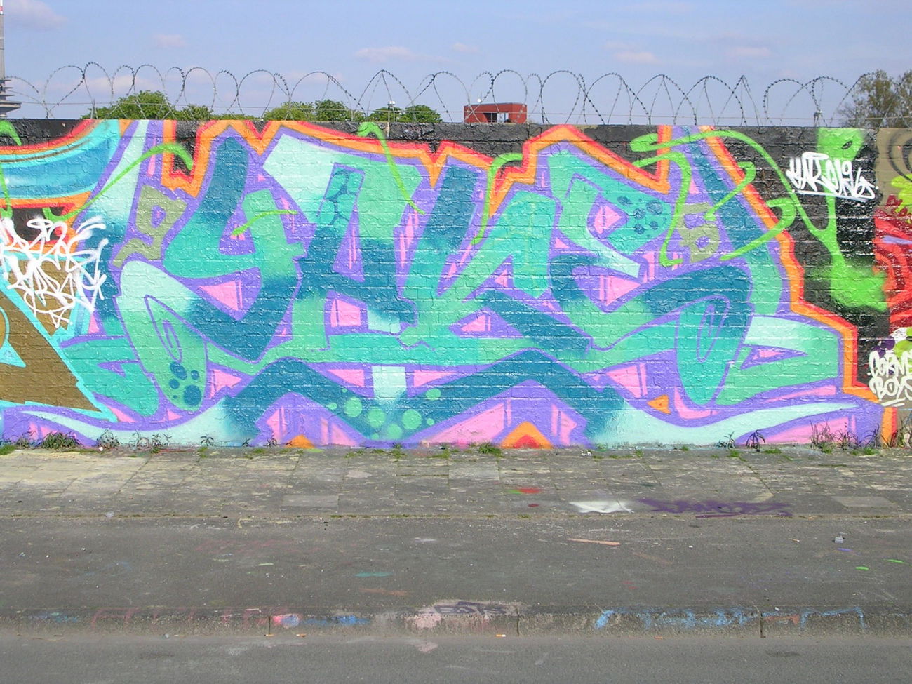 Graffiti Wall - Photo by YAKE96 - YAKE, 96, YAKE96 (2015)