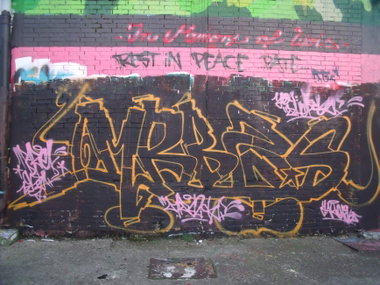 Graffiti Wall - Photo by YAKE96 - MRB, B2S, DAZE (2015)