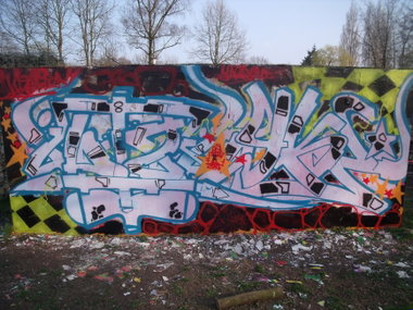 Graffiti Wall - Photo by YAKE96 - DAZE, 95, DAZE95 (2015)