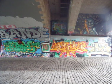 Graffiti Wall - Photo by YAKE96 - KRIZ1, DAZE, 95 (2014)