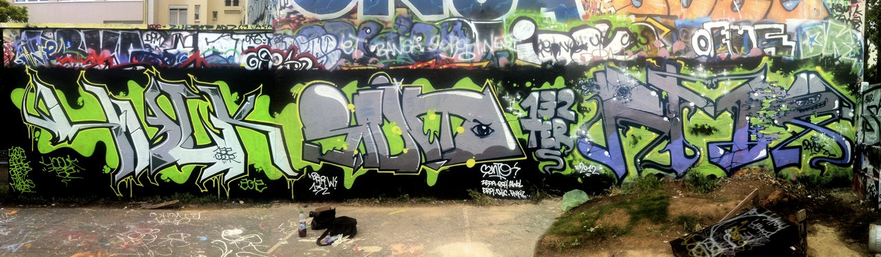Graffiti Wall in Paris - Photo by YOOLK132 - yulk, yoolk, santo (2012)