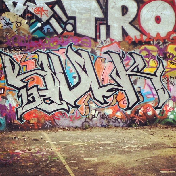Graffiti Wall in Paris - Photo by YOOLK132 - yoolk, yulk, 132 (2012)