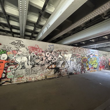 Graffiti Wall in Poznan - Photo by Ytho1 - ceu, 3u, ohty (2026)