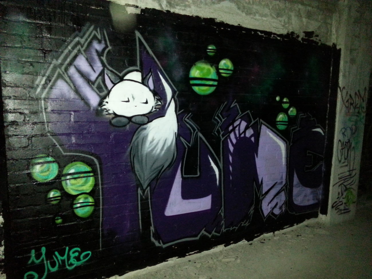 Graffiti Wall - Photo by YumeS - yume