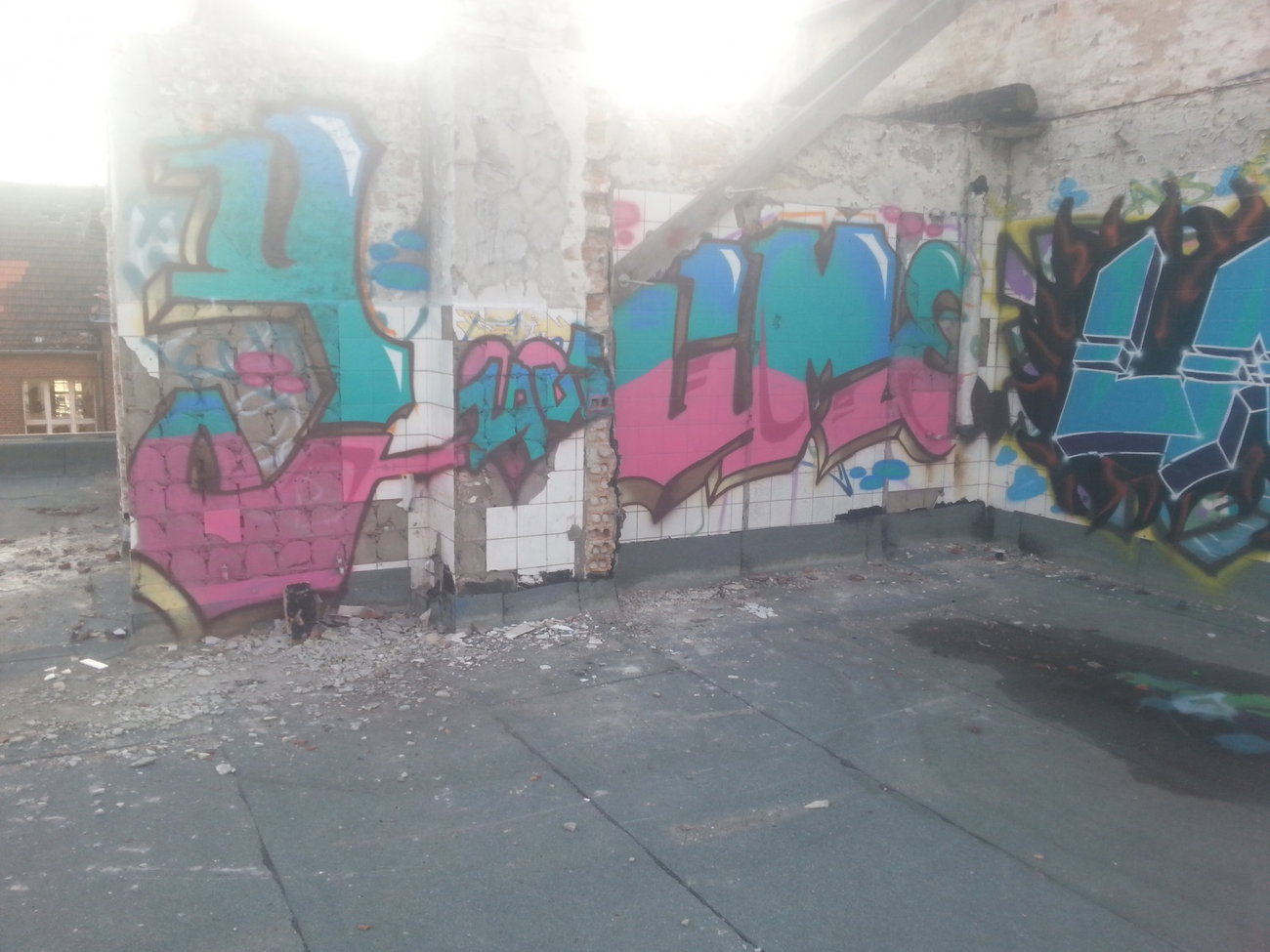 Graffiti Wall - Photo by YumeS - yume