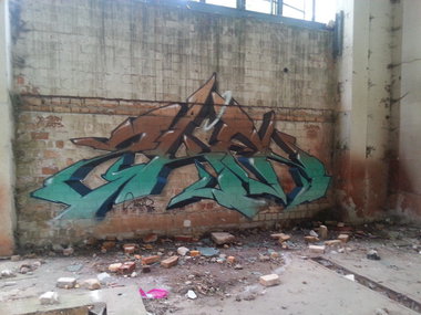 Graffiti Wall - Photo by YumeS - skenar