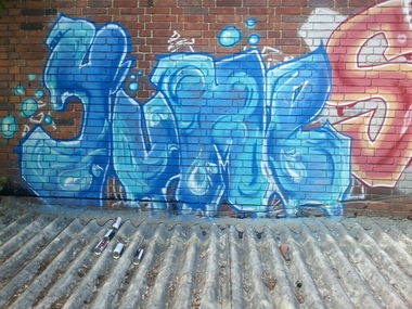 Graffiti Bombing - Photo by YumeS - yume