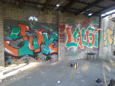 Graffiti Wall - Photo by YumeS - yume