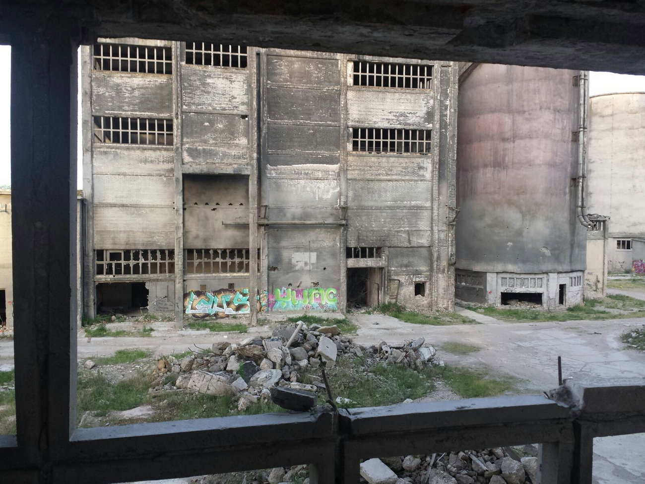 Graffiti Wall in Deutschland - Photo by YumeS - cute, yume, berlin (2016)