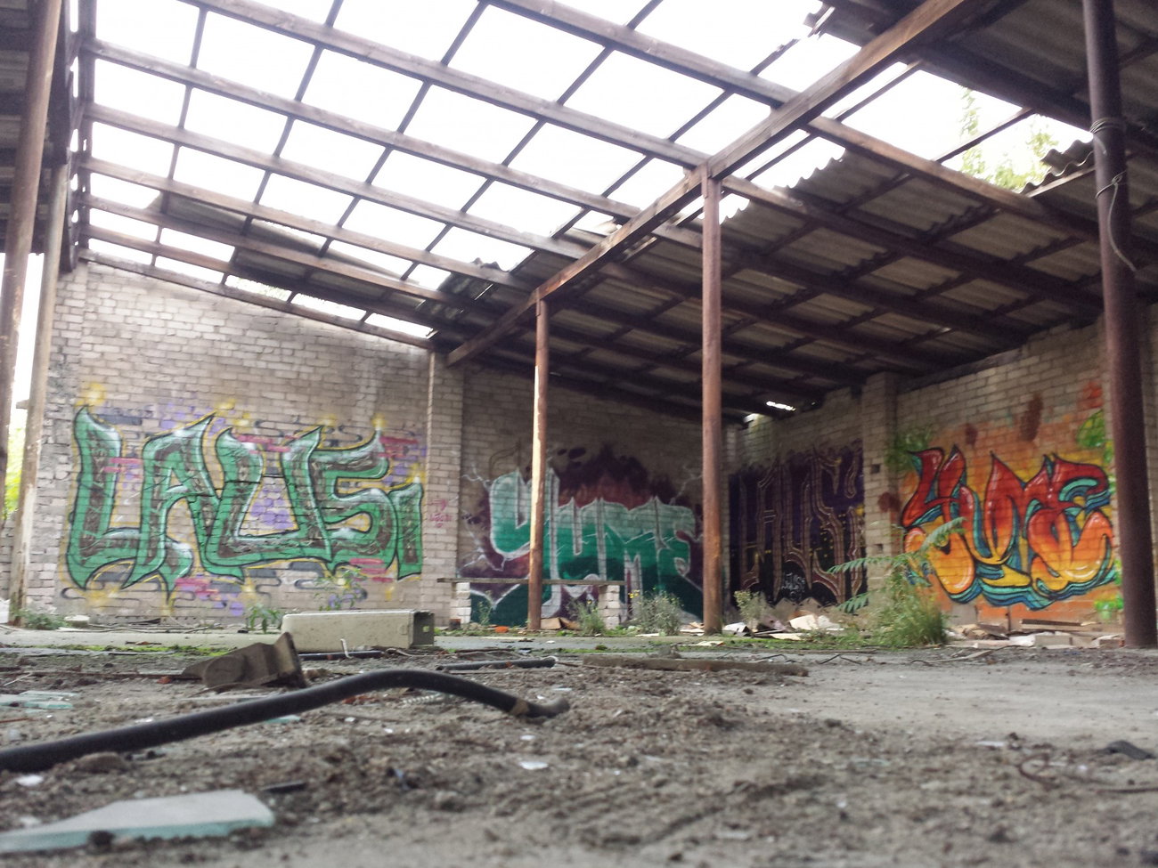 Graffiti Wall - Photo by YumeS - yume, berlin, germany (2015)