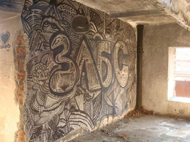 Graffiti Wall - Photo by ZABS55 - zabs