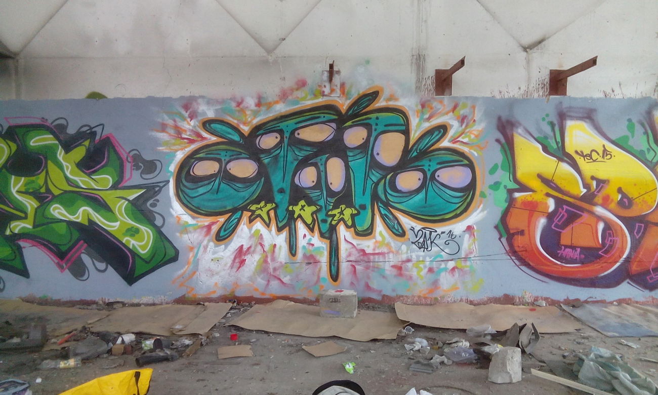 Graffiti Wall - Photo by ZAKUR