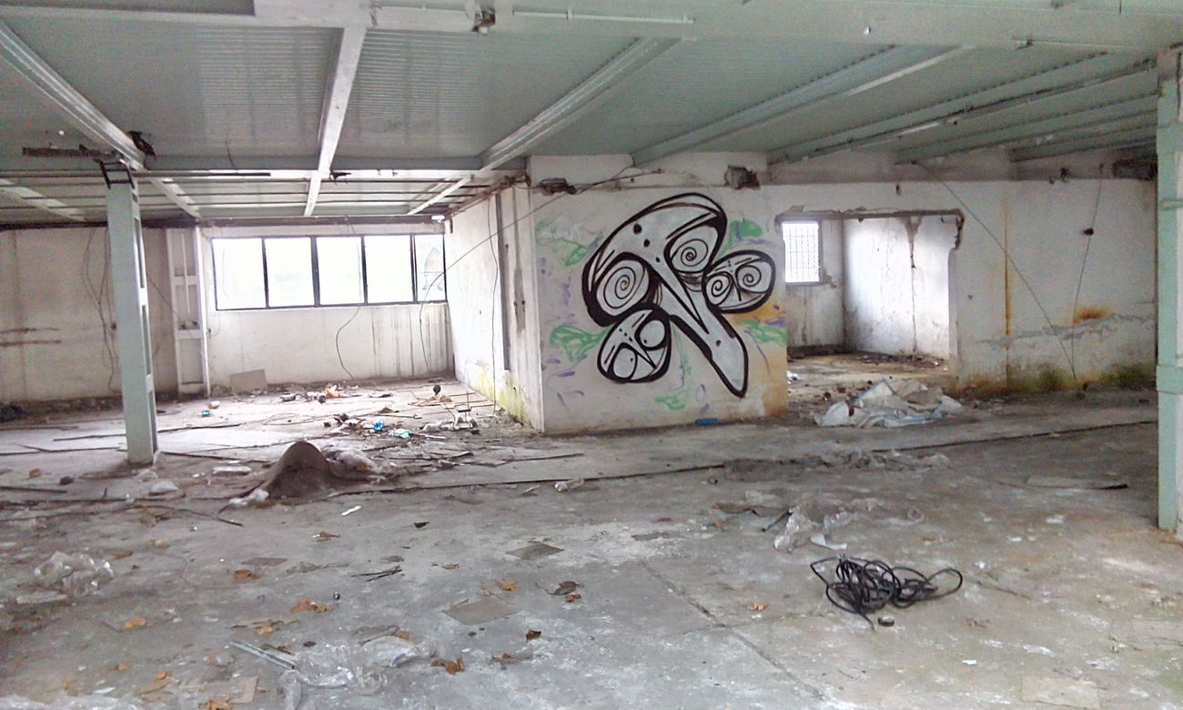 Graffiti Wall - Photo by ZAKUR - zak