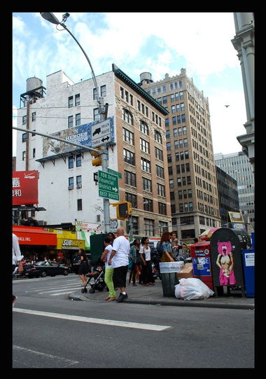 Graffiti Street Art in New york - Photo by ZALEZ - zalezNewYorkstencilstreetart (2010)