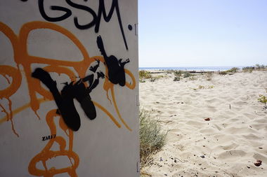 Graffiti Wall in France - Photo by ZALEZ - zalezstencilbacktothebeachsunsetstreetartcontemporaryurbanartblackandwhiteshado...