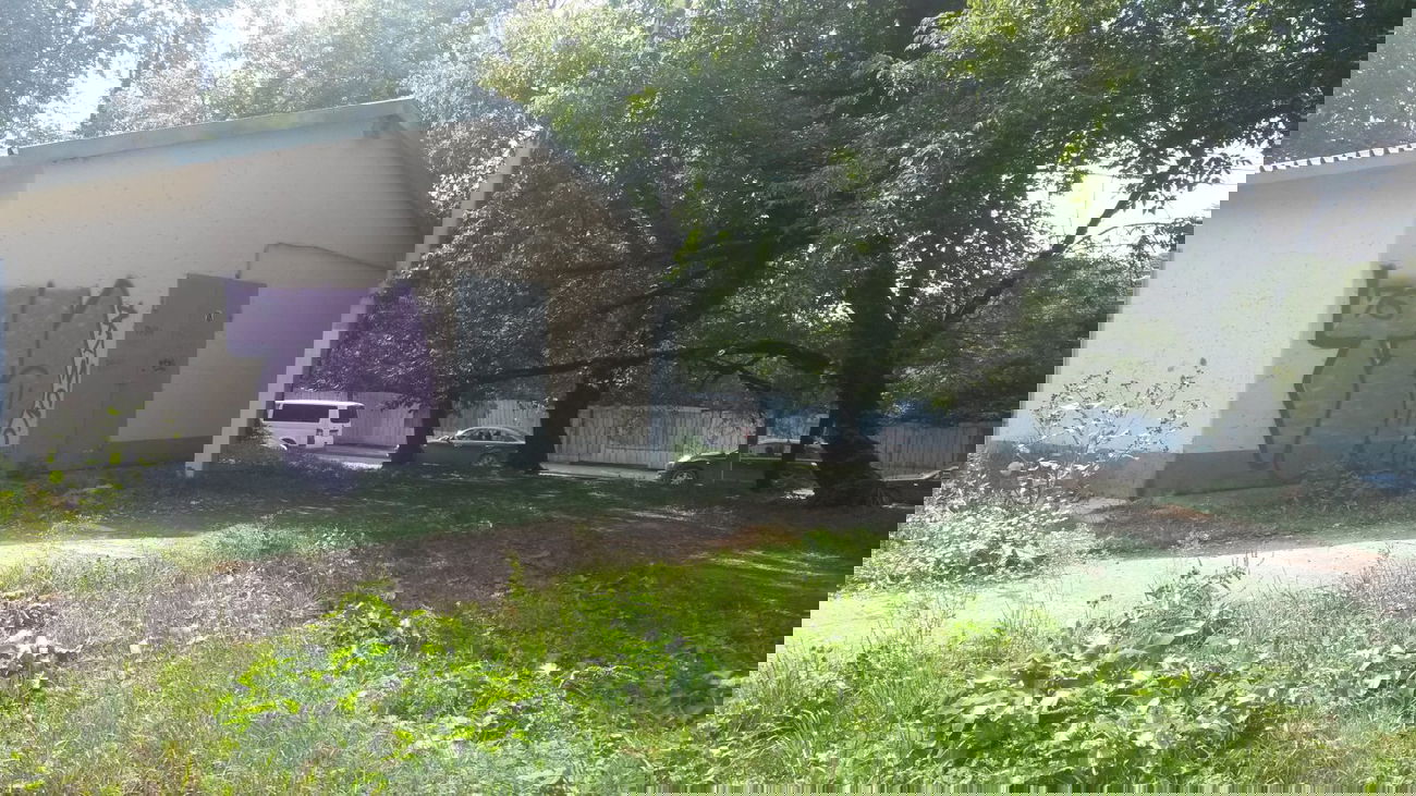 Graffiti Bombing - Photo by ZAMES76 - zames