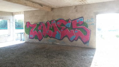 Graffiti Wall - Photo by ZAMES76 - Zames