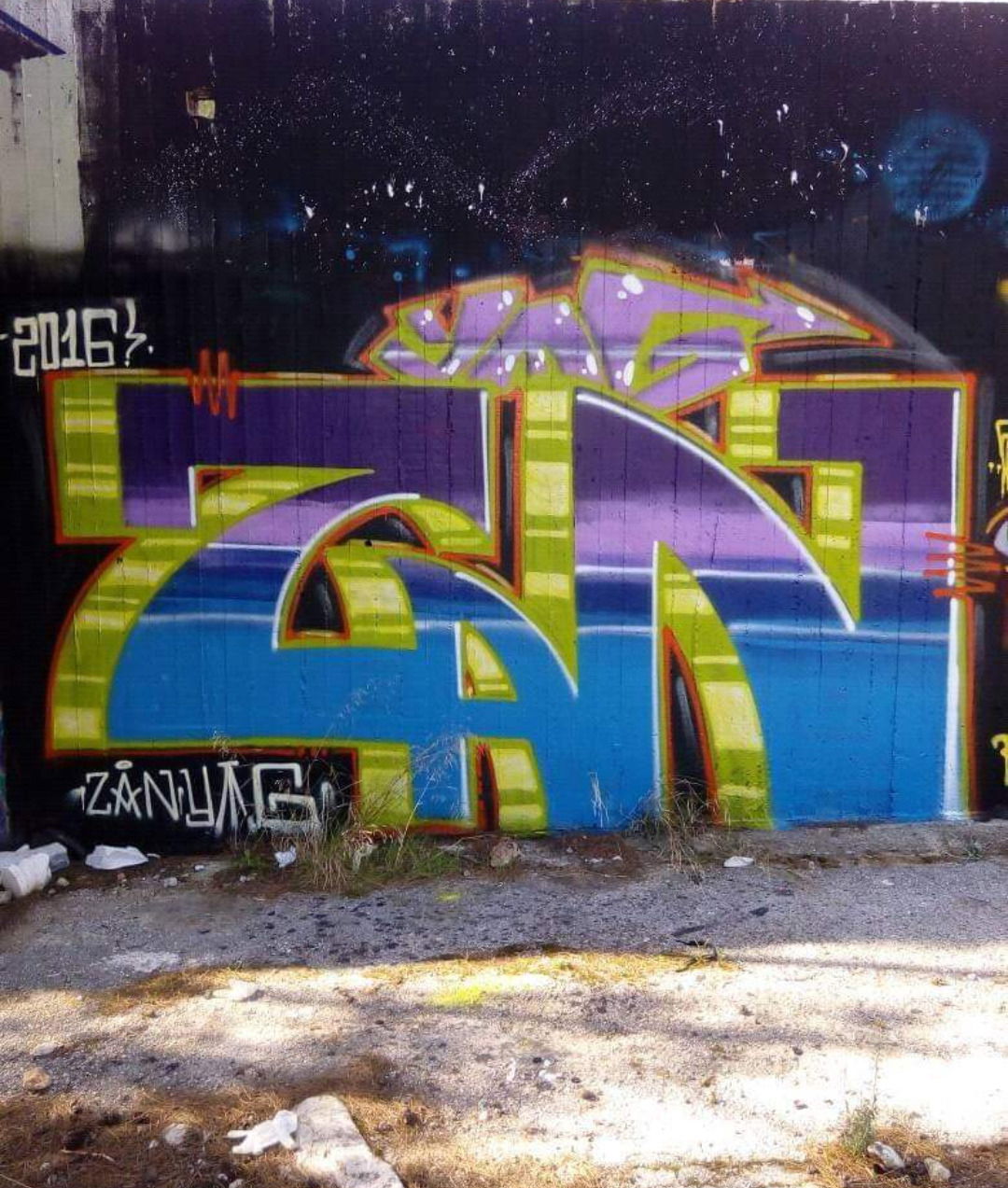 Graffiti Wall in Athens - Photo by ZAN83YMG