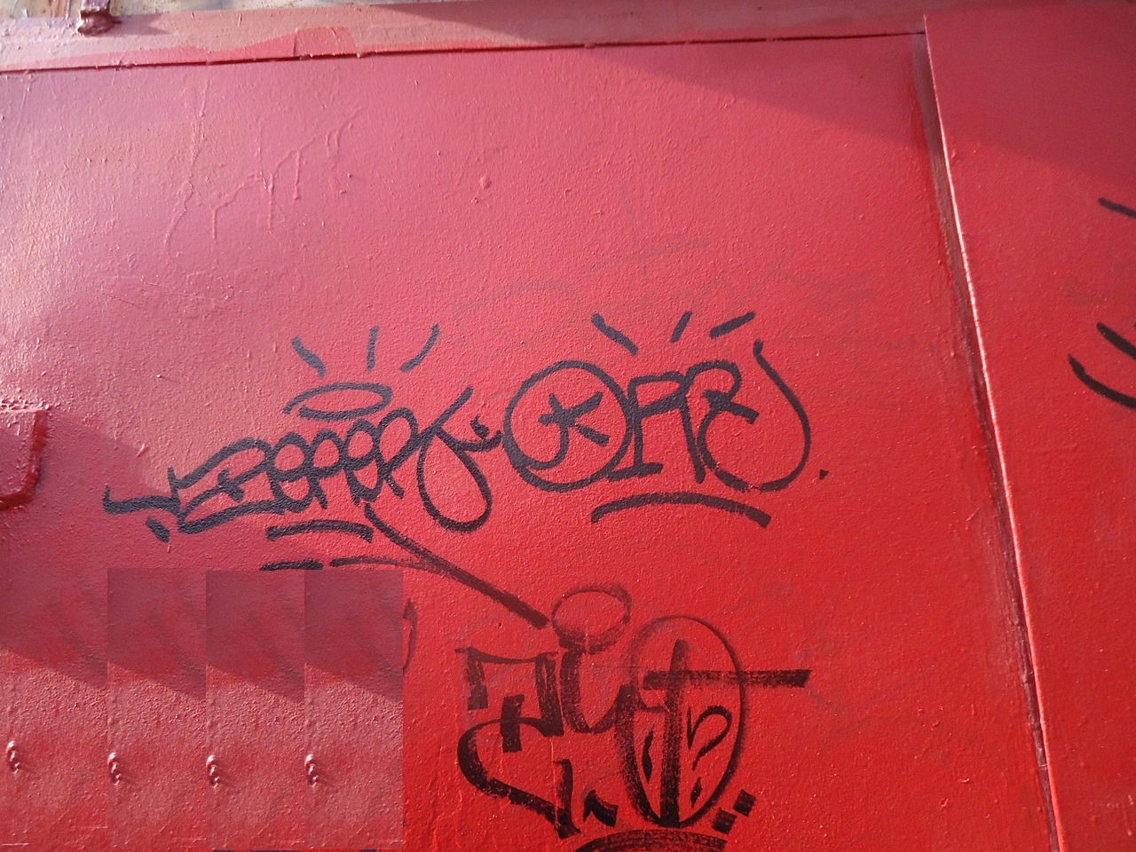 Graffiti Bombing - Photo by ZEAERONE - zeaer (2020)