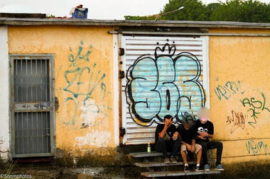 Graffiti Bombing - Photo by ZEINADICO (2014)