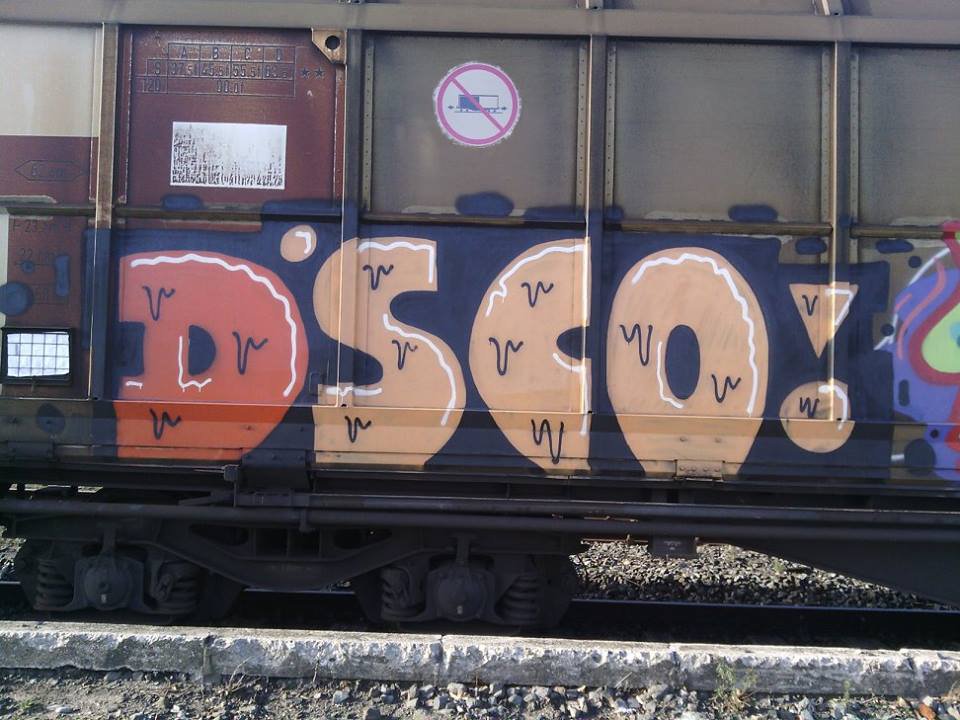 Graffiti Train - Photo by ZORN - Disco