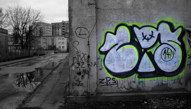 Graffiti Bombing - Photo by ZPScrew - ZPS (2014)