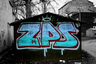 Graffiti Bombing - Photo by ZPScrew - ZPS (2014)