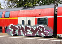 Graffiti Train - Photo by ZUGZWANG - theyr (2017)