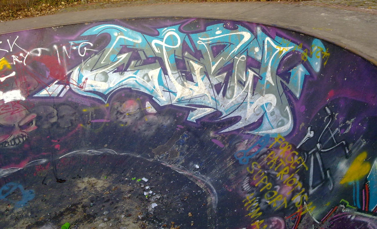 Graffiti Bombing - Photo by ZUGZWANG