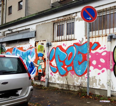 Graffiti Bombing - Photo by ZUGZWANG (2017)