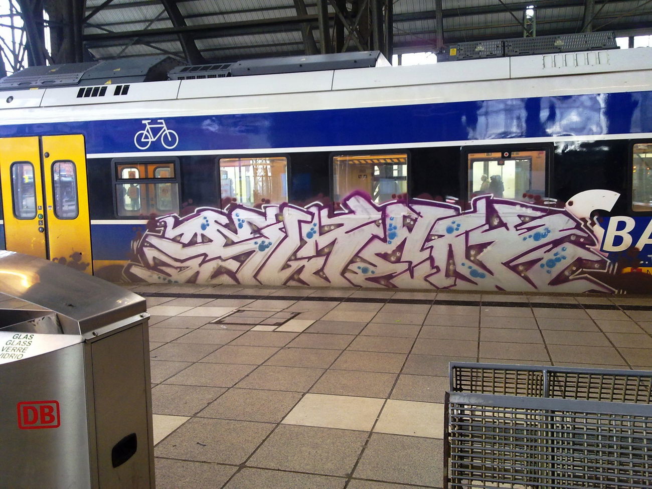 Graffiti Train - Photo by ZUGZWANG - news (2016)