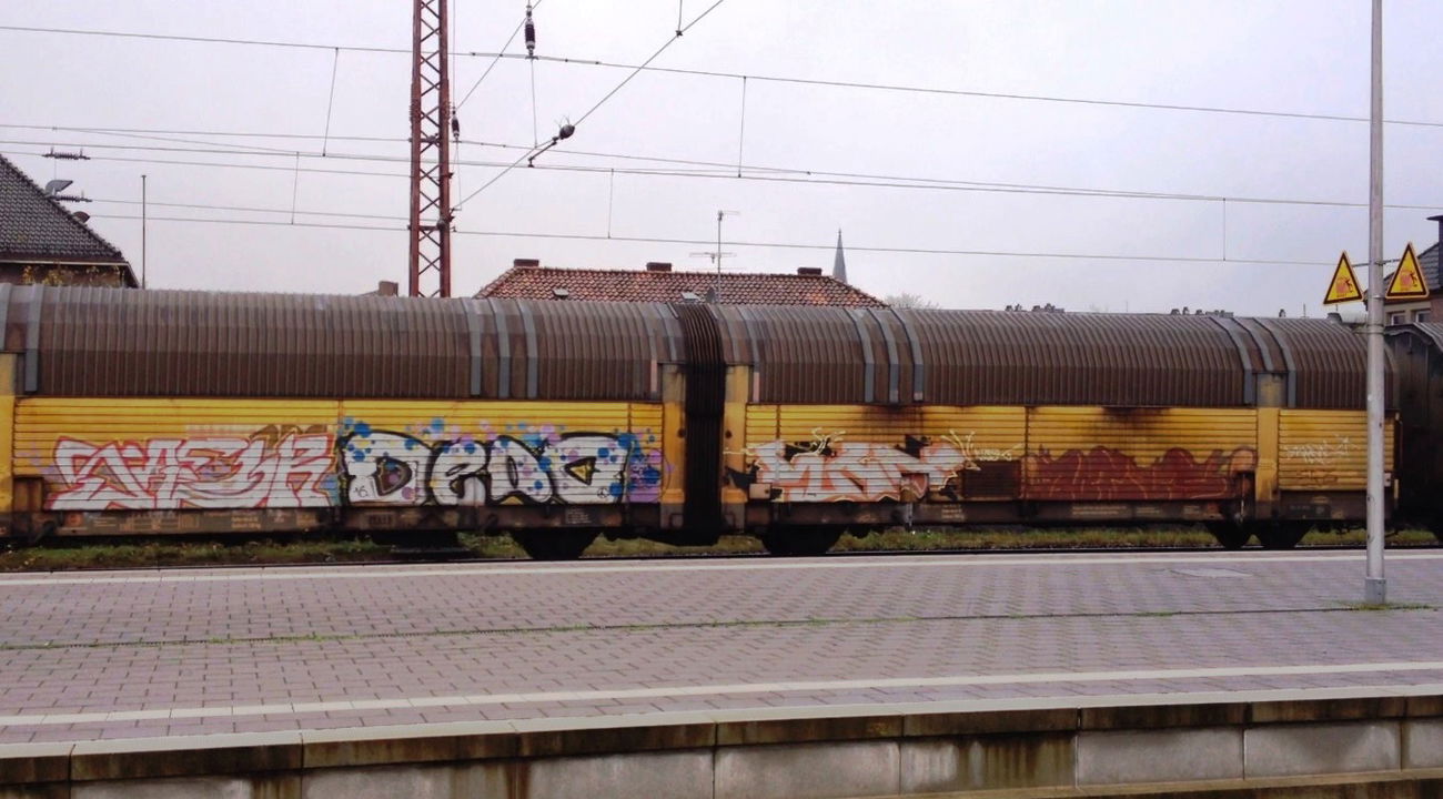 Graffiti Train - Photo by ZUGZWANG