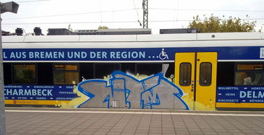 Graffiti Train - Photo by ZUGZWANG - nym (2016)