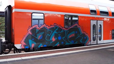 Graffiti Train - Photo by ZUGZWANG