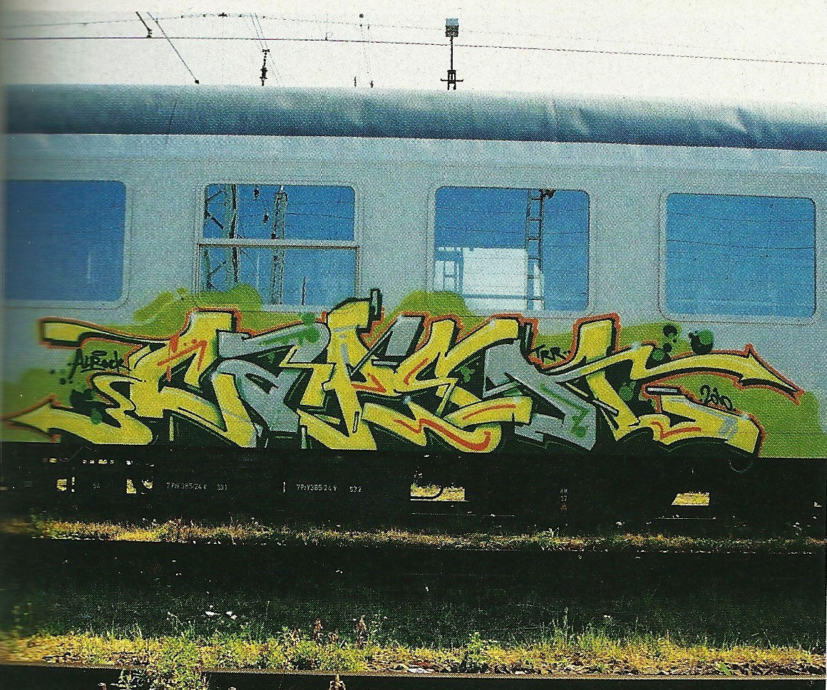 Graffiti Train - Photo by ZUGZWANG - capso