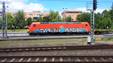 Graffiti Train - Photo by ZUGZWANG