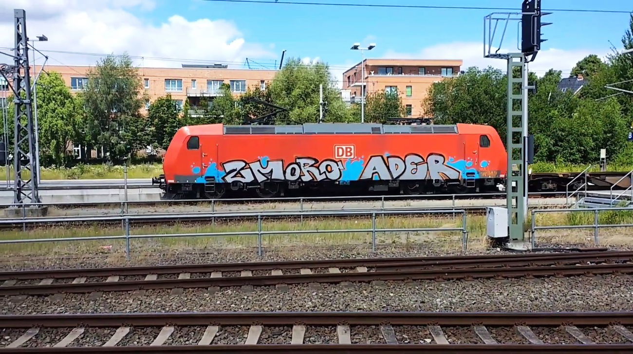 Graffiti Train - Photo by ZUGZWANG